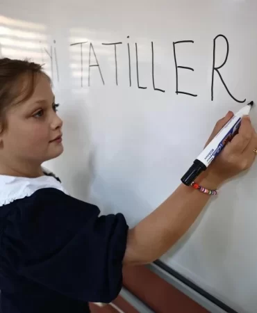 ara-tatilin-10-kasima-denk-gelmesi-tepki-cekti-mebden-aciklama-geldi-vuvh_cover