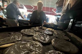 BURSA'NIN COĞRAFİ İŞARETLİ TAHİNLİ PİDESİ ARTIK SİYAH TAHİNLE DE YAPILIYOR PERU'DAN BURSA'YA 8 BİN 800 KİLOMETRELİK LEZZET BULUŞMASI