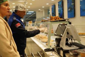 ATAKUM’DA GIDA DENETİMİ: KURALLARA UYMAYAN İŞLETMELERE CEZA