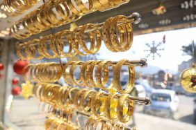 SAVAŞLARDAN VE KAOSTAN BESLENEREK FİYATI YÜKSELEN ALTININ 2026 YILINDA DA YÜKSELİŞİNİ SÜRDÜRMESİ BEKLENİYOR SARRAF AHMET GÜNEY: "KARMAŞANIN OLDUĞU BİR 2025 YILINDA BUGÜN 6 BİN TL OLAN 24 AYAR GRAM ALTIN, 2026 YILINDA SONUNDA 10 BİN TL'Yİ BULABİLİR"