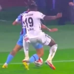 HADİSE 2025’E DANSLI VEDA ETTİ: CESUR DEKOLTESİ SOSYAL MEDYADA GÜNDEM OLDU 1 thumbnail