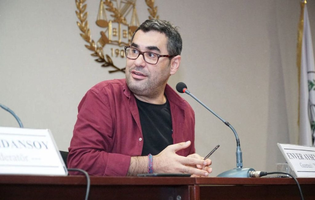 Enver Aysever, Polise Teslim Edildi 3 918495Image1