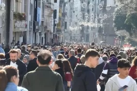 guvencesizlik-ve-yoksulluk-tetikliyor-turkiyede-dogurganlik-hizi-dusuyor-i7ut