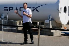 hedef-800-milyar-dolar-spacex-hiz-verdi-ay-ussu-insa-edecegiz-0e9c